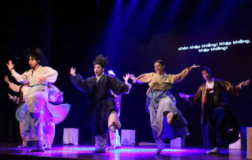 Xem nghệ sĩ Hàn Quốc tung hứng với ‘Niềm vui nhà ông Mạnh Jin Sa’