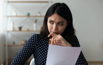 Con dâu giãy nảy khi nhà chồng đòi nợ