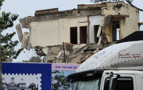 3 căn biệt thự tại khu đất số 1 Lý Thái Tổ đã xuống cấp nặng, phải tháo dỡ