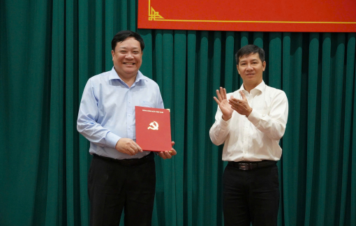 Chủ tịch UBND tỉnh Cà Mau được bầu làm Chủ tịch UBND tỉnh Đồng Tháp