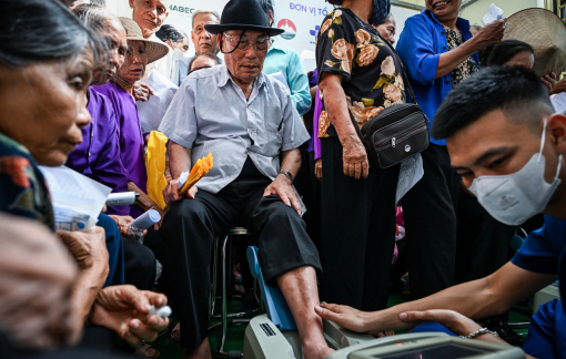 Đề xuất tăng mức hưởng bảo hiểm 100% với người từ 75 tuổi không có lương hưu từ năm 2027