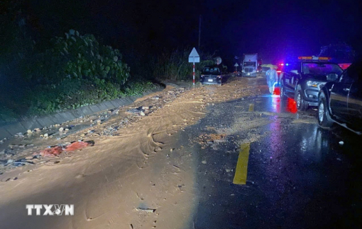 Tai nạn do sạt lở đèo lên Đà Lạt, nhiều người tử vong