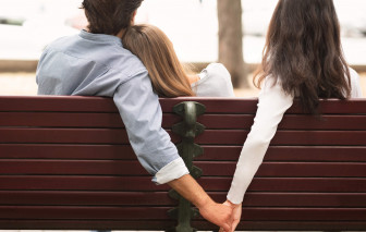 Chồng cũ vẫn quen dựa dẫm vào tôi