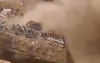 Hiện trường vụ sập cầu ở hầm mỏ, ước tính 70 người không qua khỏi