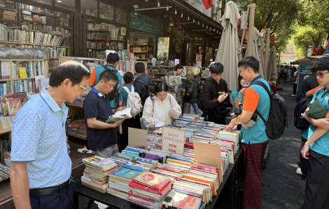 Lần đầu tiên có sự kiện văn hóa đêm tại Đường sách