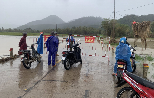 Mưa to, thủy điện xả lũ, hàng trăm hộ dân ở Đắk Lắk bị ngập