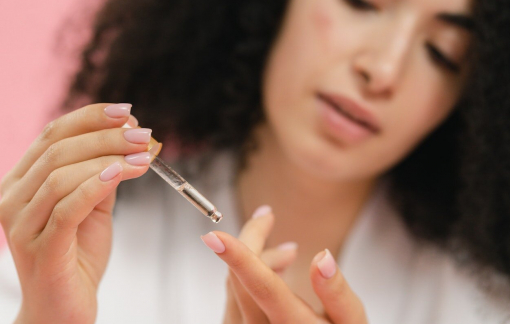 Sự thật về các tinh chất dưỡng da phổ biến