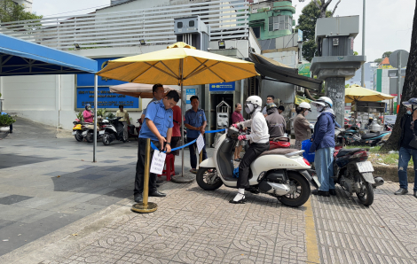 Diễn biến lạ tại các cửa hàng vàng ở TPHCM