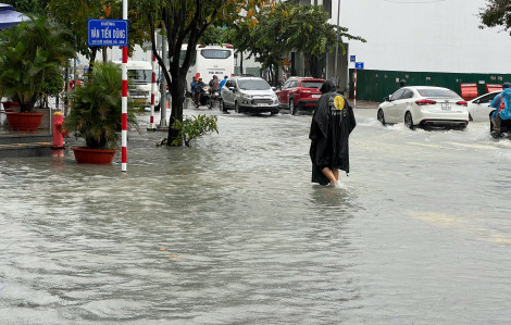 Lũ lụt lịch sử ở Khánh Hòa: Một đêm trắng ngắt và những lời cầu cứu trong đêm