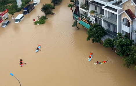 Nhiều nơi ở Tây Nha Trang chìm trong biển nước