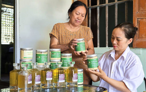 Nâng tầm nghề truyền thống để phụ nữ nông thôn thôi bôn ba