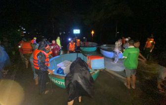 Công an Đắk Lắk chạy đua với lũ dữ, cứu hộ xuyên đêm