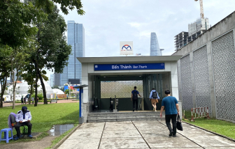 Ga metro số 1 TPHCM tiếp nhận hàng hóa cứu trợ lũ lụt ở miền Trung