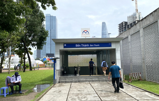 Ga metro số 1 TPHCM tiếp nhận hàng hóa cứu trợ lũ lụt ở miền Trung