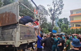 Chuyến xe thứ 2 của TPHCM chở 15 tấn hàng hóa thiết yếu xuất phát đi Khánh Hòa