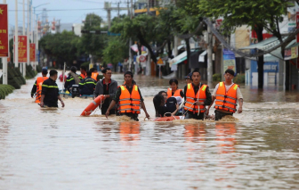 Người dân Khánh Hòa chạy đua với lũ và những giây phút cận kề sinh tử