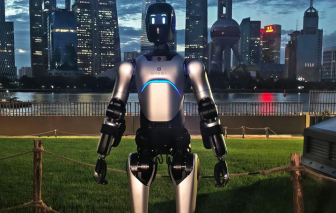 Robot Trung Quốc lập kỷ lục Guinness khi đi bộ 106 km trong 3 ngày