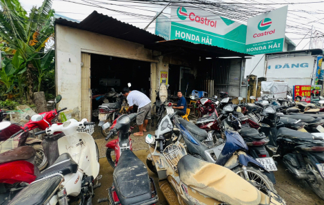 Nhu cầu sửa chữa xe máy, ô tô ở Khánh Hòa tăng cao sau lũ