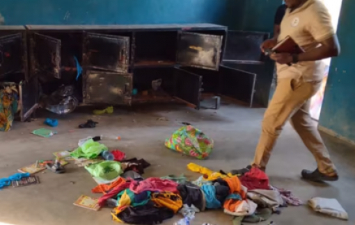 215 nữ sinh và 12 giáo viên ở Nigeria bị bắt cóc