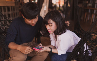 Chỉ đường cho hươu: Tình yêu có nguy cơ bốc hơi vì bạn gái vô cảm