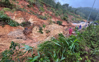 Quảng Ngãi tiếp tục sạt lở trên Quốc lộ 24 qua xã Măng Đen