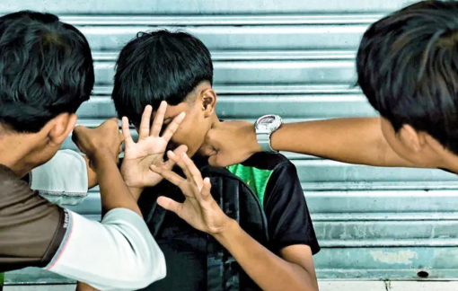 Khi tuổi nổi loạn trở nên hung bạo