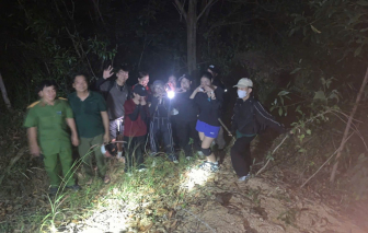 Cứu nhóm 9 người đi lạc trên núi Thị Vải