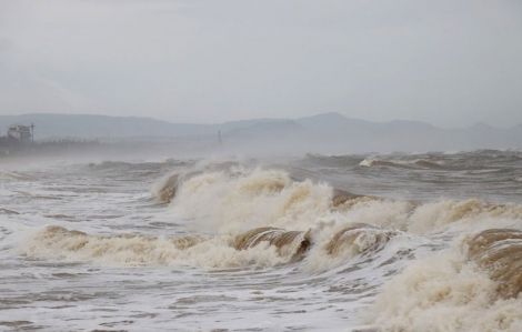 Biển Đông sắp đón bão số 15, miền Trung có thể lại hứng mưa lớn