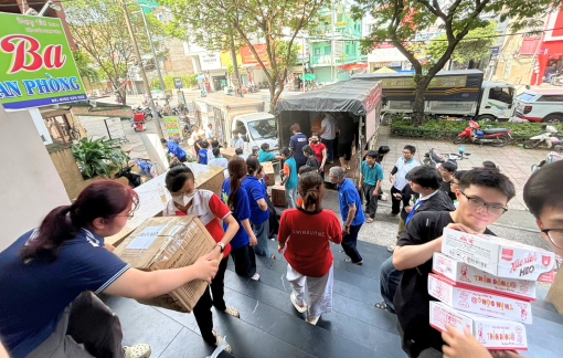 Trường đại học Lạc Hồng hỗ trợ mỗi sinh viên có gia đình bị ảnh hưởng bão lũ 2 triệu đồng