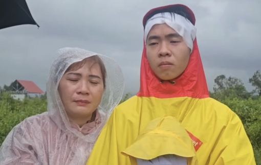 Trường đại học miễn toàn bộ học phí cho 2 anh em sinh viên mất cha mẹ vì lũ