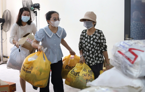 Ủy ban MTTQ Việt Nam TPHCM dừng nhận quần áo, kêu gọi đóng góp tái thiết vùng lũ