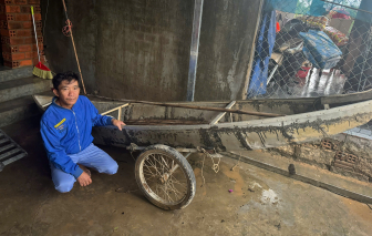 Khen thưởng đột xuất cho người hùng bất chấp nguy hiểm cứu hơn 40 người trong mưa lũ