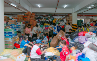 TPHCM đã phân phối 190,6 tỉ đồng và 2.960 tấn hàng hóa đến các tỉnh bị ảnh hưởng lũ lụt