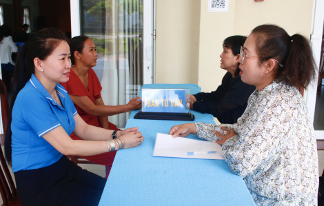 200 phụ nữ xã Hồ Tràm cùng nâng cao kiến thức pháp luật