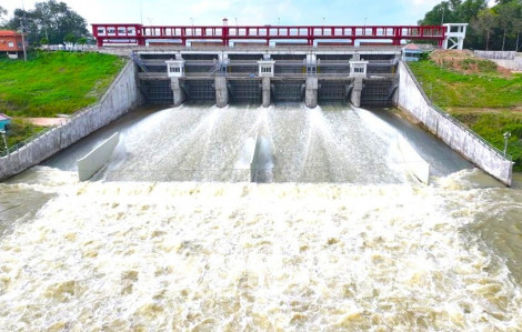 Hồ Dầu Tiếng xả lũ, người dân TPHCM không nên quá lo vì triều cường đang xuống