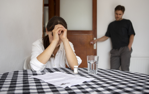 Nhất quyết ly hôn sau khi chứng kiến vợ quát mẹ