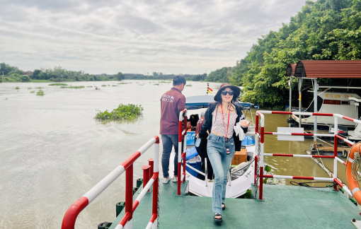 Trải nghiệm tour đường thủy mới: Một ngày nghe “dòng sông kể chuyện”