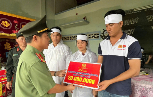 Vừa cứu dân khỏi lũ dữ, đại úy công an nhận tin bố vợ tử nạn do lũ