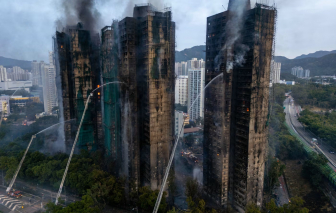 Thảm kịch tại Hồng Kông và cảnh báo về "vỏ bọc chết người" bao vây các tòa nhà