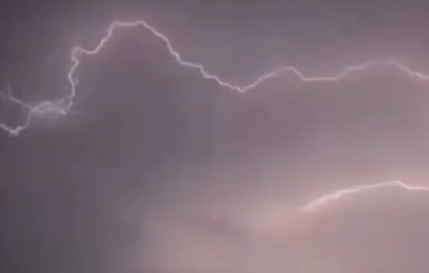 200.000 tia sét được ghi nhận trong đêm tại Úc