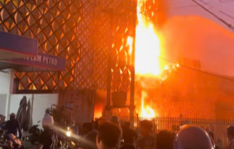 Cháy lớn quán bar ở Đồng Nai