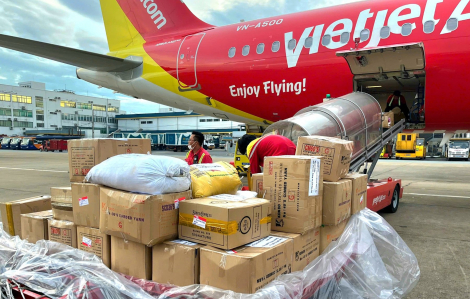Những chuyến bay Vietjet chở đầy yêu thương