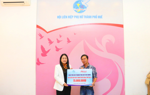 Báo Phụ nữ TPHCM tiếp tục hỗ trợ 75 triệu đồng giúp người dân bị ảnh hưởng mưa lũ ở TP Huế