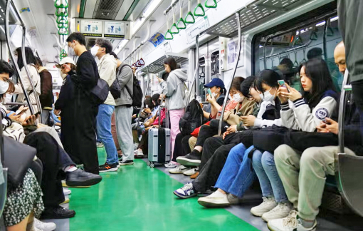 Kiệt quệ vì đường đi làm xa