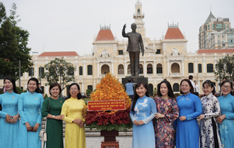 Đoàn đại biểu dự Đại hội MTTQ TPHCM tưởng nhớ Chủ tịch Hồ Chí Minh, các anh hùng liệt sĩ