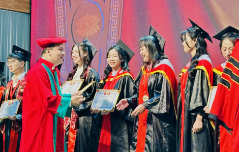 11/12 thủ khoa của Trường đại học y khoa Phạm Ngọc Thạch là nữ