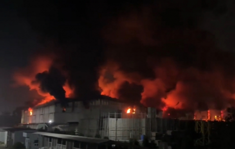 Cháy lớn trong khu công nghiệp ở Bắc Ninh