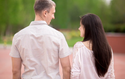 Chồng sắp cưới tuyệt vời nhưng... nghèo, nên tiến hay lùi?