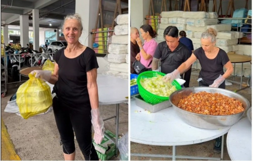 Khách Tây thành “người nhà”, cùng chung tay trước bão lũ