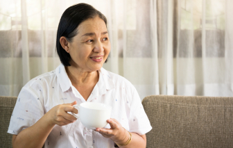 Buông tay để con vững vàng